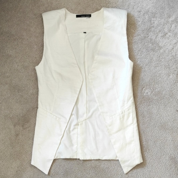 Vest - Picture 5 of 6